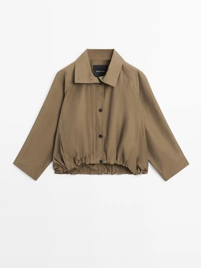 Бомбер с высоким воротником