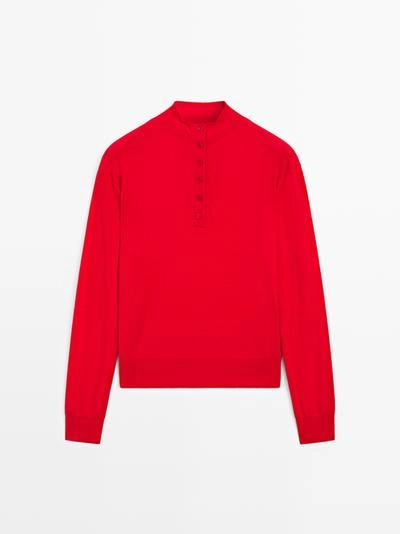 Вязанный свитер с отложным воротником и пуговицами- Заказать в России