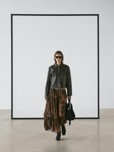 Massimo Dutti Плавная асимметричная юбка до середины икры купить с доставкой.