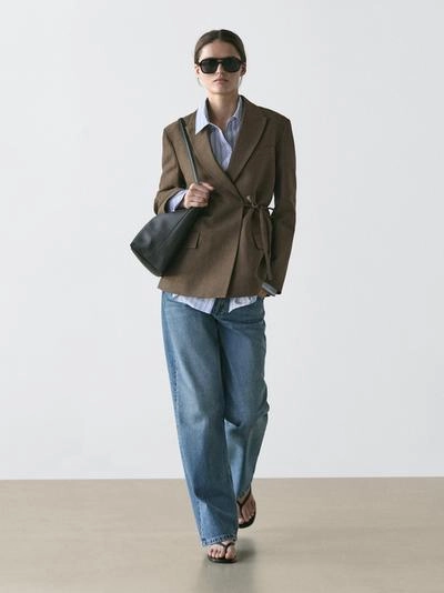 Пиджак из смесовой хлопковой ткани с завязкой- Заказать в России