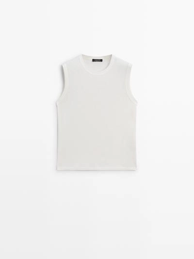 Рукаво́й льня́ной футбо́лка без руко́в- Заказать в России