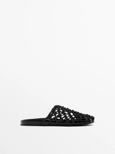 Клепаные кожаные сабо