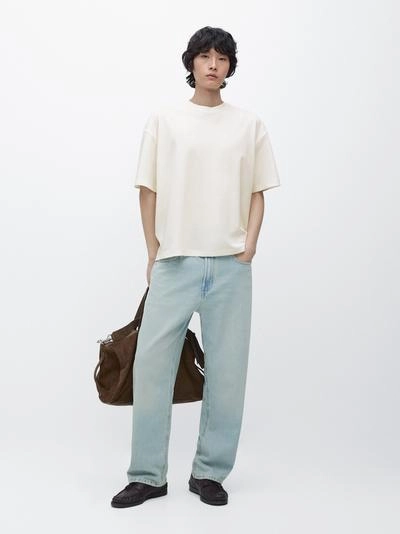 Широкая футболка из хлопкового смесового материала с короткими рукавами