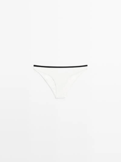 Плавки с текстурой и контрастными цветовыми деталями