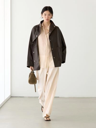 Плащ из овечьей кожи с отделкой наппа и карманами- Заказать в России