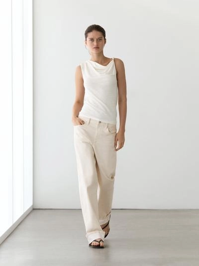 Топ с драпировкой на горловине и деталями страсс