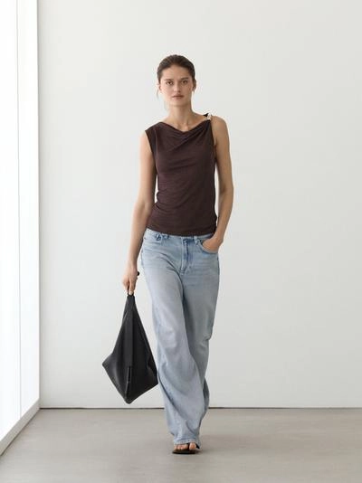 Топ с капюшоном и деталями из страз