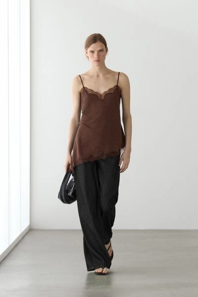 Топ с асимметричным асимметричным отделением из льняной смеси- Заказать в России