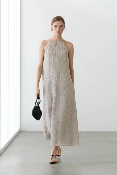 Платье из льняной смеси с завышенным вырезом