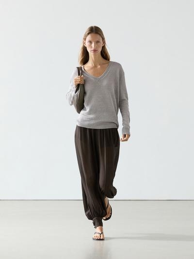 Massimo Dutti Вязанный свитер с льняным V-образным вырезом купить с доставкой.