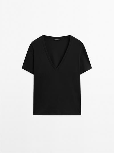 Massimo Dutti Футболка с V-образным вырезом купить с доставкой.