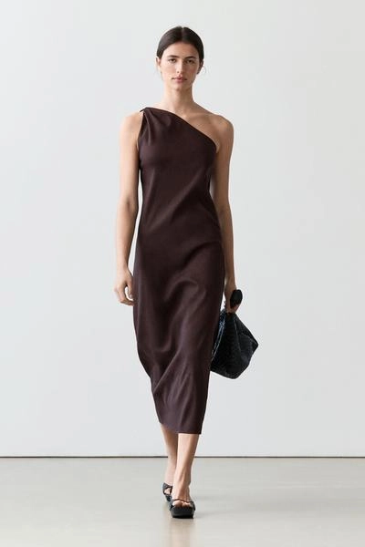 Платье из льняной смеси с асимметрией- Заказать в России