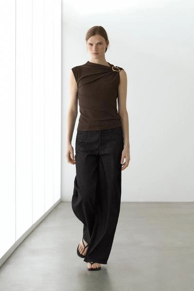 Massimo Dutti Топ с асимметричным воротником и деталями из страз