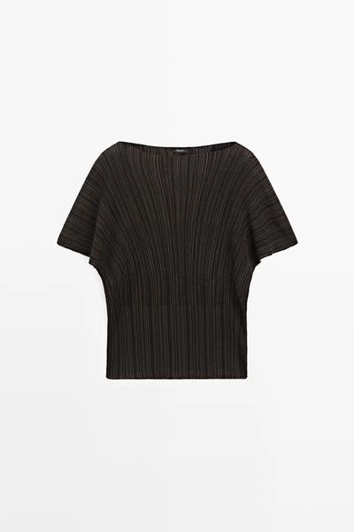 Massimo Dutti Плиссированное топ . юбка из натуральной кожи. лодочный вырез. короткий рукав. кожаная подкладка и стелька. детали с эластичным поясом. застежка на пряжке сбоку. полосатые элементы. включает стельку AIRFIT®: гибкая техническая пена, разработанная для обеспечения большего комфорта. доступен аналогичный наряд