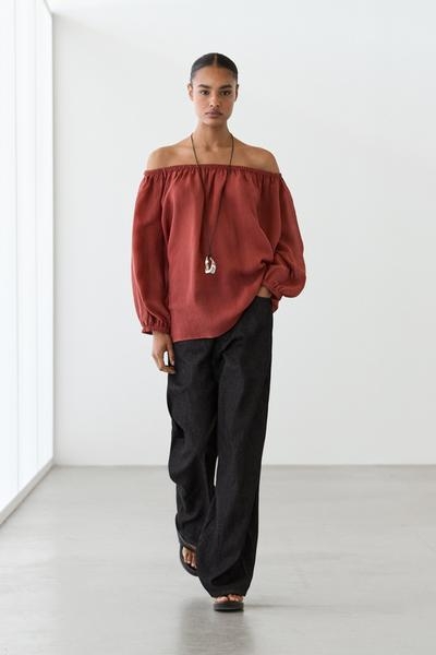 Massimo Dutti Блузка с лодочным вырезом из легкого материала купить с доставкой.