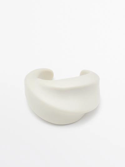 Широкий литой браслет- Заказать в России