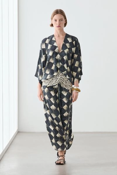 Платье с поясом на запах- Заказать в России