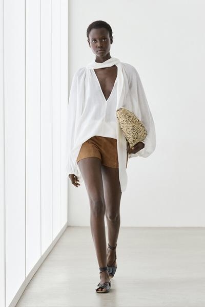 Massimo Dutti Замшевые шорты с деталями шва купить с доставкой.