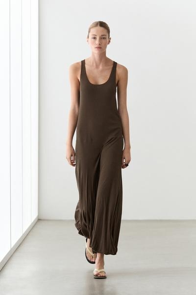 Massimo Dutti Платье миди с объемными деталями купить с доставкой.