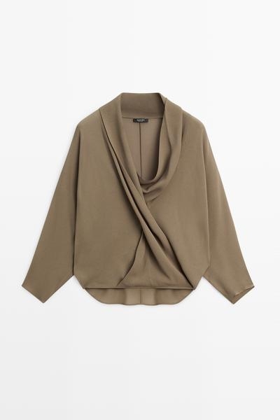 Massimo Dutti Блузка с драпированным запахом и глубоким вырезом