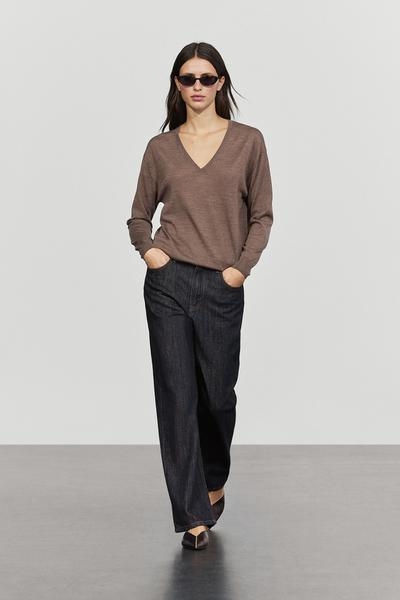 Massimo Dutti Пуловер с V-образным вырезом из 100% шерсти купить с доставкой.