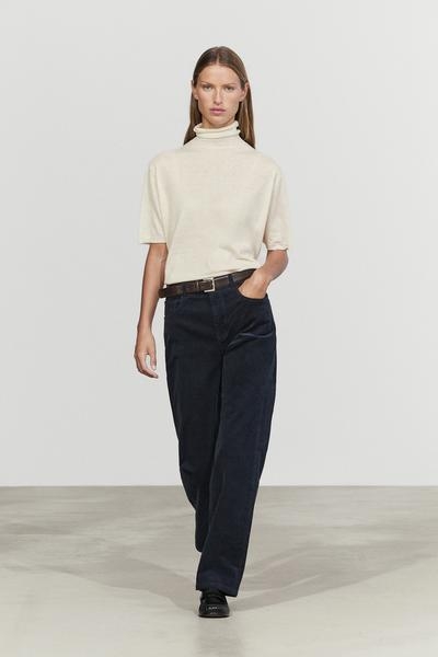 Massimo Dutti Узкие прямые брюки из рубчатого вельвета средней посадки купить с доставкой.
