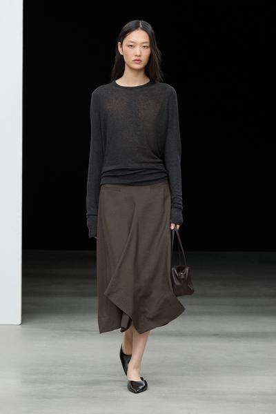 Massimo Dutti Платье-миди с плиссированной детали купить с доставкой.