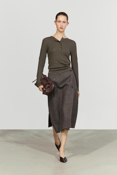 Massimo Dutti Замшевая миди-юбка на запах с пуговицами купить с доставкой.