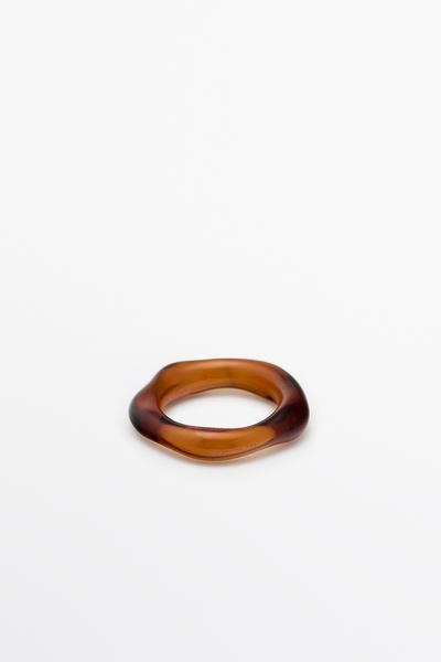 Massimo Dutti Необычное стеклянное кольцо с эффектом черепахового панциря