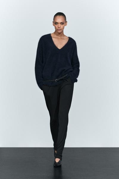 Massimo Dutti Свободный свитер с V-образным вырезом купить с доставкой.