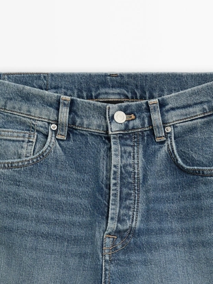 Джинсы комфортного прямого кроя со средней посадкой- Заказать в России