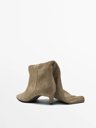 Сапоги на каблуке из расщепленной кожи- Заказать в России