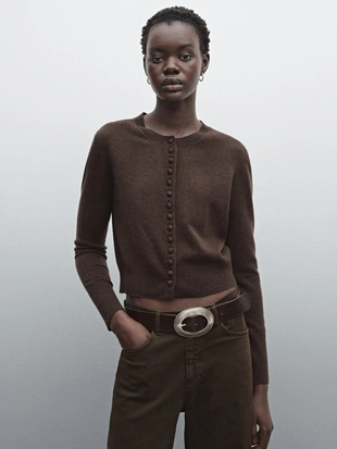 Короткий вязаный кардиган с пуговицами на подкладке- Заказать в России