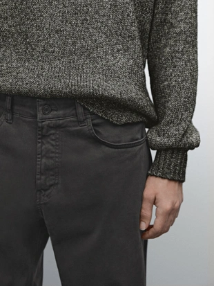 Джинсы приталенного кроя из сатиновой хлопчатобумажной смеси- Заказать в России