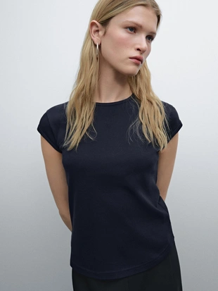 Футболка из 100% хлопка с закругленным низом- Заказать в России