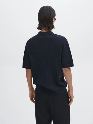 Рубашка поло с V-образным вырезом и хлопчатобумажной окантовкой- Заказать в России