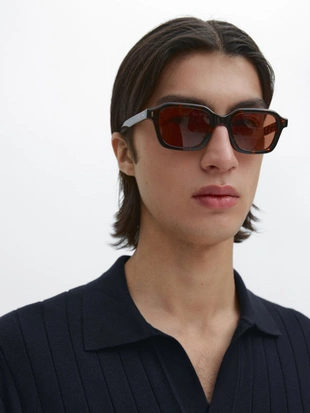 Рубашка поло с V-образным вырезом и хлопчатобумажной окантовкой- Заказать в России