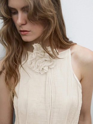 Топ с цветочным деталями на шее- Заказать в России