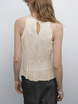 Топ с цветочным деталями на шее- Заказать в России