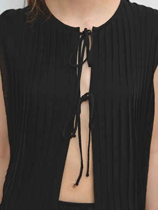 Плиссированная деталь жилета со шнуровкой- Заказать в России