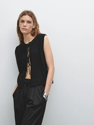 Плиссированная деталь жилета со шнуровкой- Заказать в России