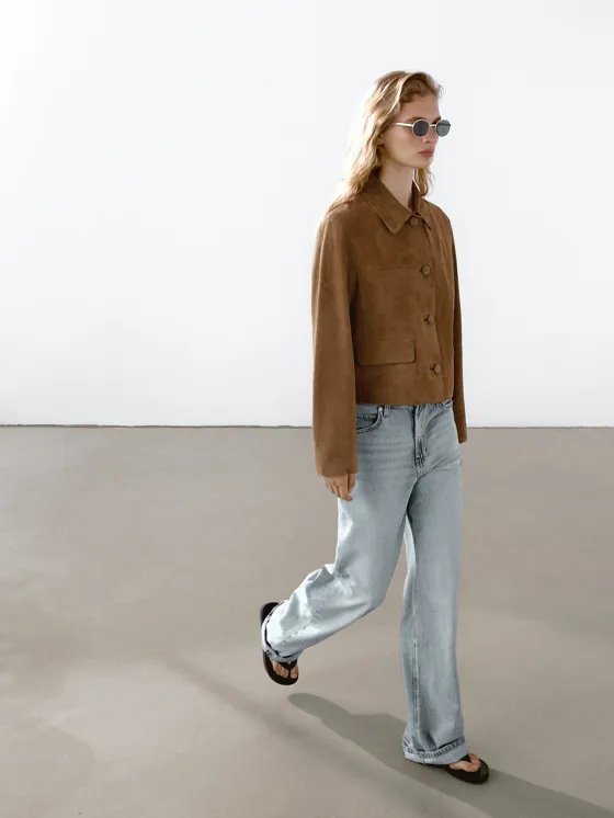 Замшевая кожаная куртка с пуговицами на подкладке