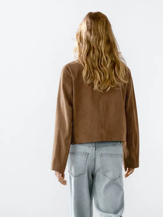 Замшевая кожаная куртка с пуговицами на подкладке