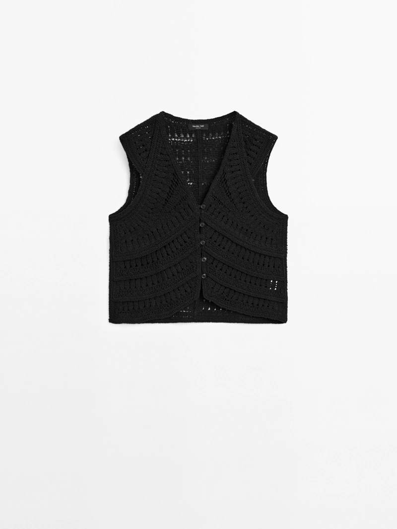 Фантазийный вязаный жилет крючком