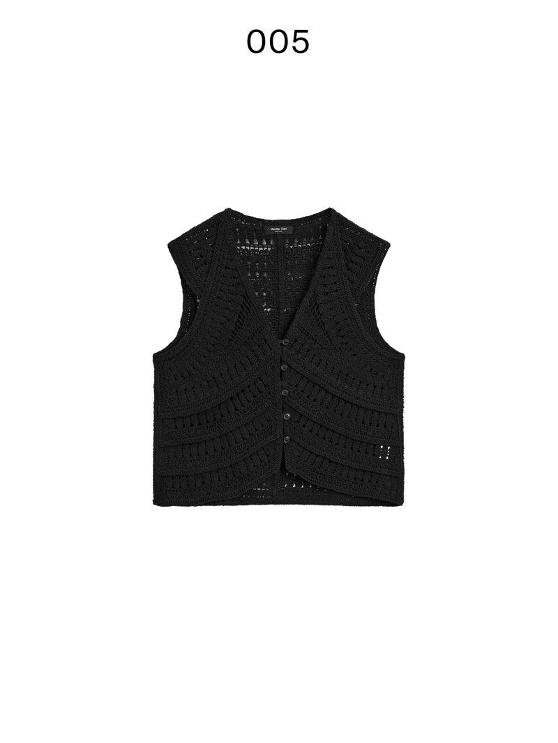 Фантазийный вязаный жилет крючком