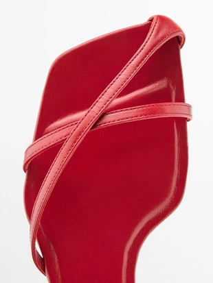 Босоножки на плоской подошве с ремешками - лимитированная серия- Заказать в России