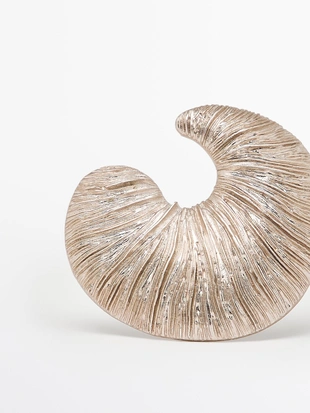 Значок в форме ракушки- Заказать в России