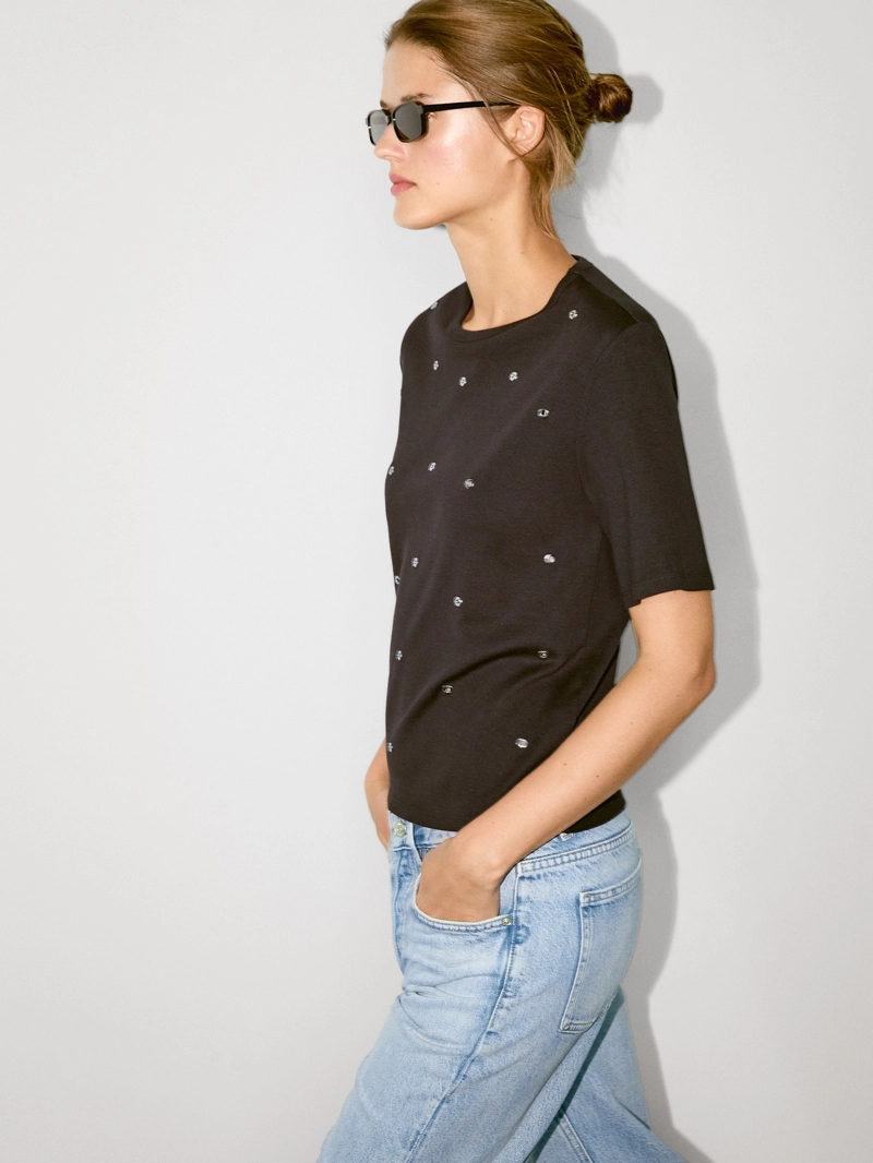 Футболка oversize с деталями люверсов