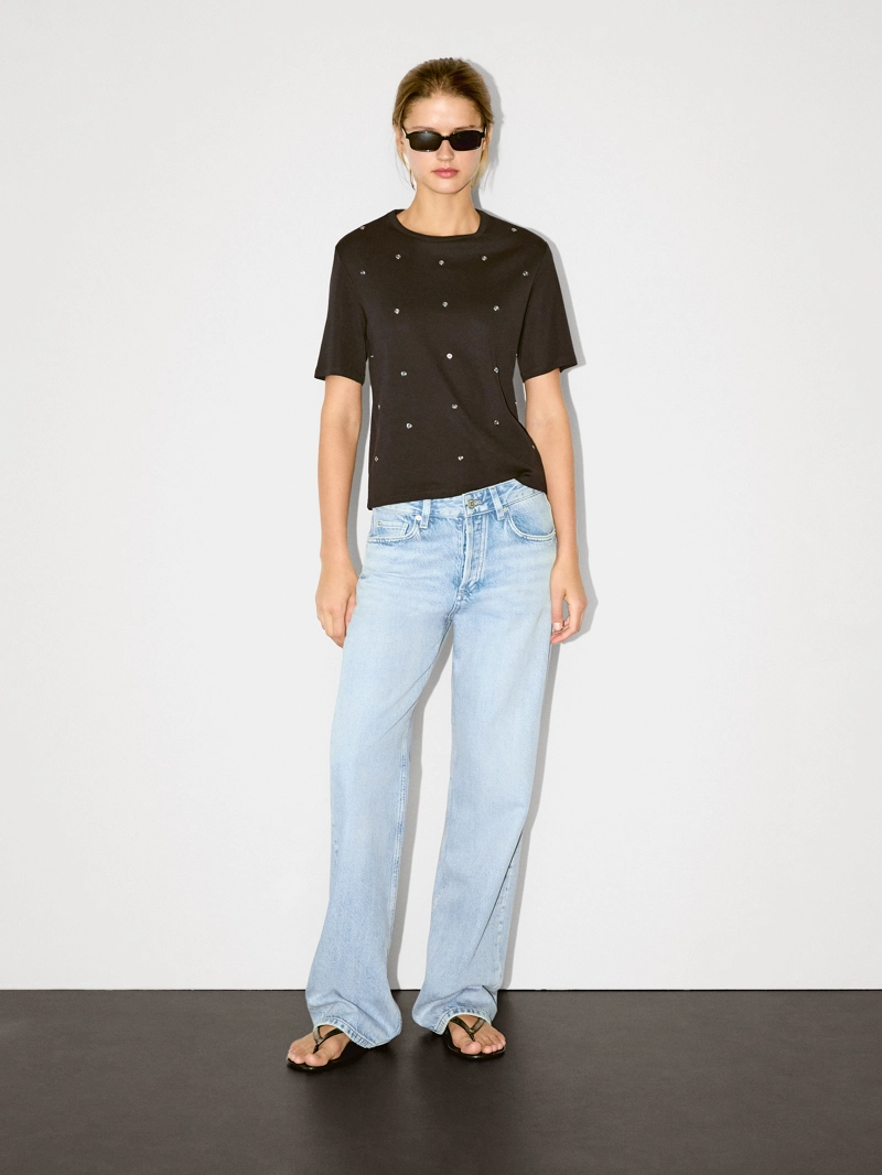 Футболка oversize с деталями люверсов