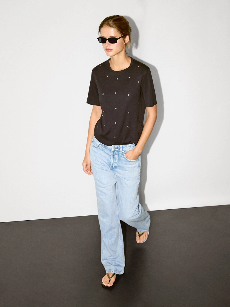 Футболка oversize с деталями люверсов